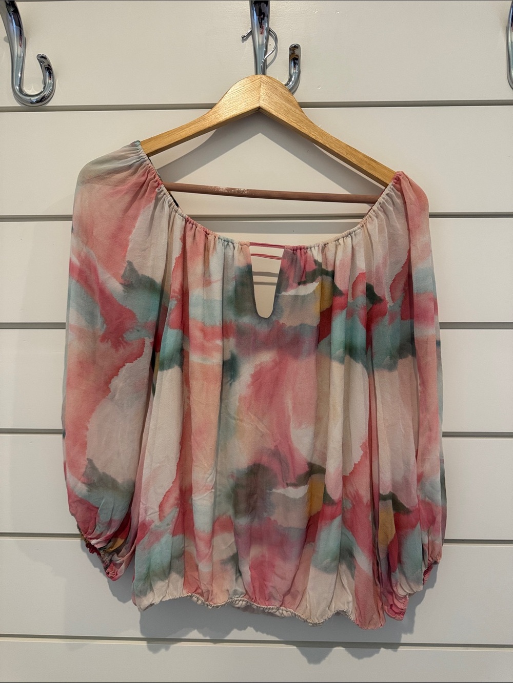 Alice + Olivia Pink Multi Watercolor Off-Shoulder Blouse